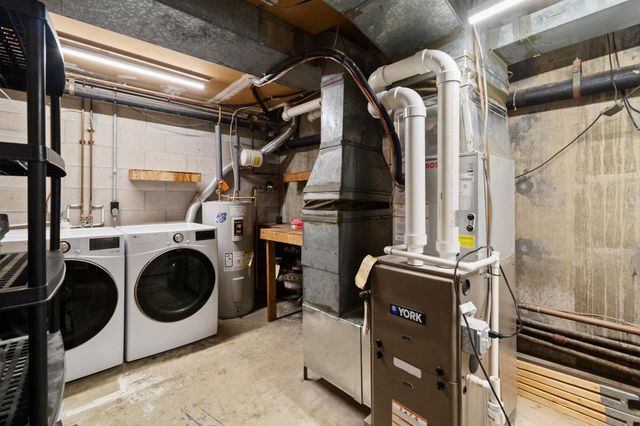 388 College St Apt 4, Burlington, VT 05401