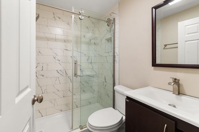 388 College St Apt 4, Burlington, VT 05401
