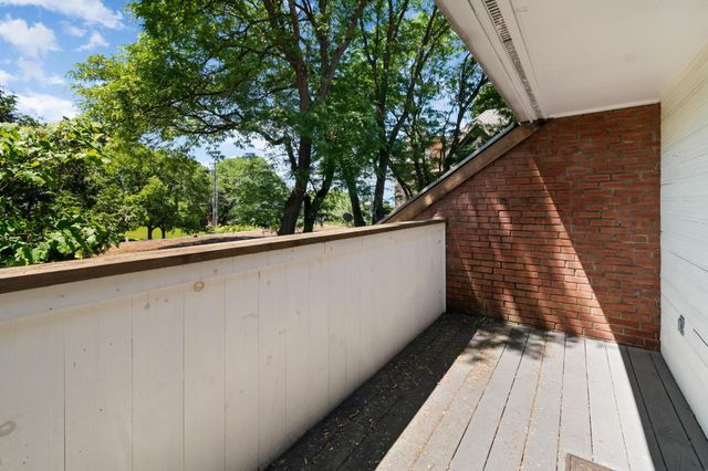 388 College St Apt 4, Burlington, VT 05401