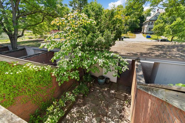 388 College St Apt 4, Burlington, VT 05401