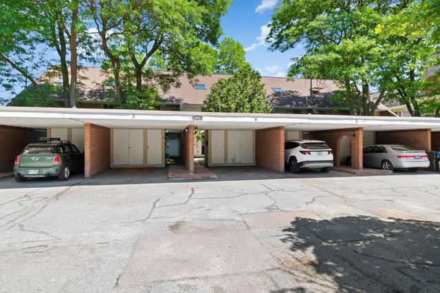 388 College St Apt 4, Burlington, VT 05401