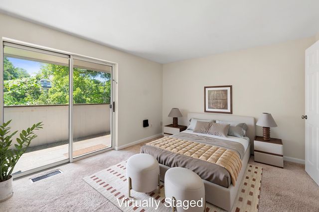 388 College St Apt 4, Burlington, VT 05401