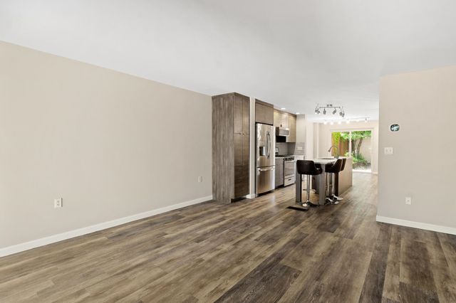 388 College St Apt 4, Burlington, VT 05401