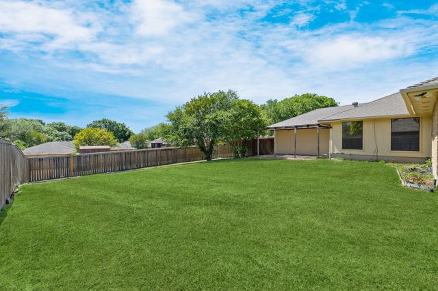 1343 Marble Canyon Drive, Desoto, TX 75115