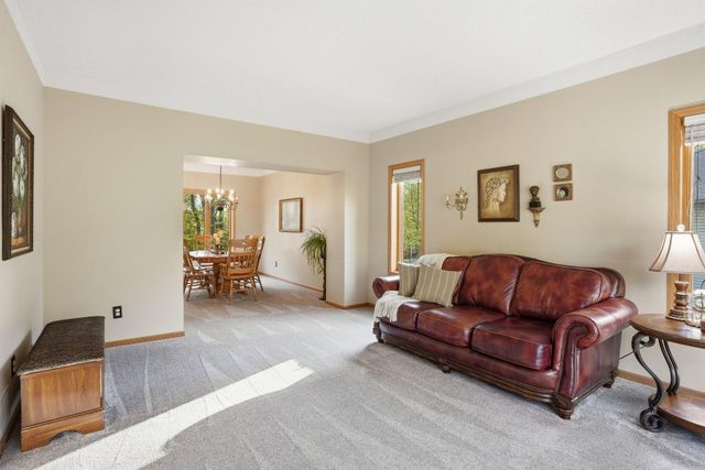 1021 Wildwood Way, Chaska, MN 55318