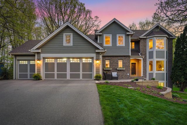 1021 Wildwood Way, Chaska, MN 55318