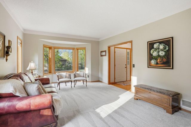 1021 Wildwood Way, Chaska, MN 55318