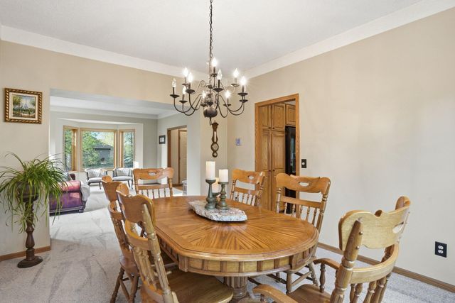 1021 Wildwood Way, Chaska, MN 55318