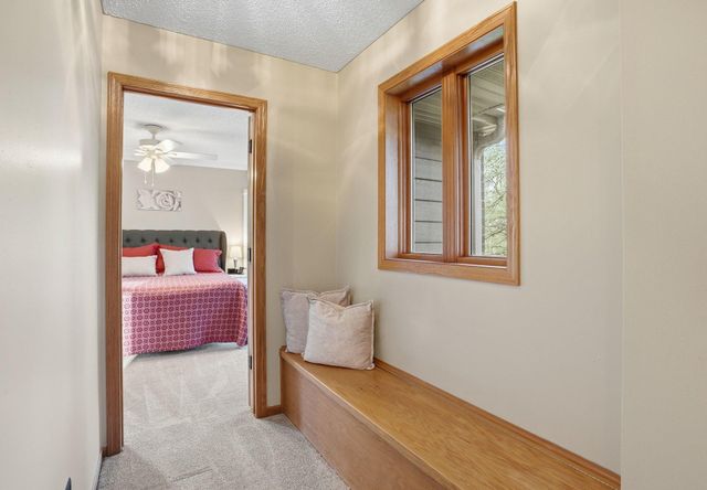 1021 Wildwood Way, Chaska, MN 55318
