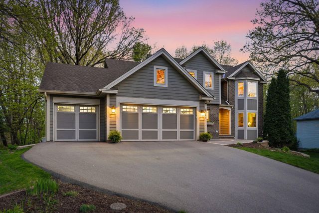 1021 Wildwood Way, Chaska, MN 55318