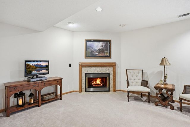 1021 Wildwood Way, Chaska, MN 55318