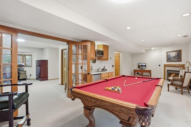 1021 Wildwood Way, Chaska, MN 55318