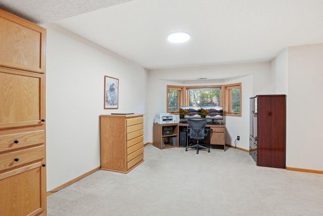 1021 Wildwood Way, Chaska, MN 55318