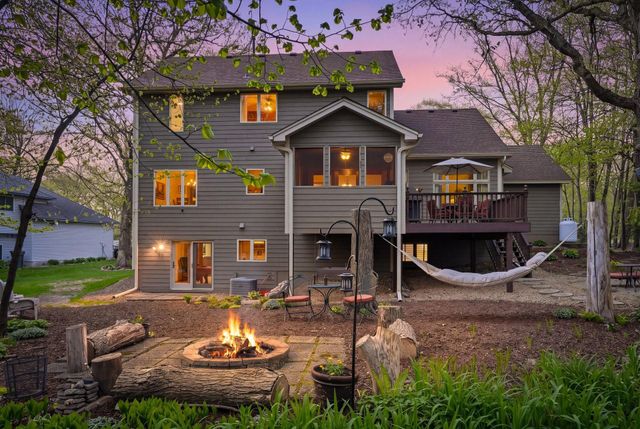 1021 Wildwood Way, Chaska, MN 55318