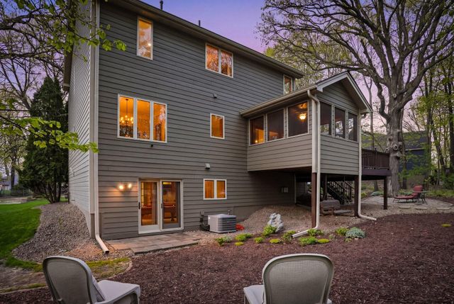 1021 Wildwood Way, Chaska, MN 55318