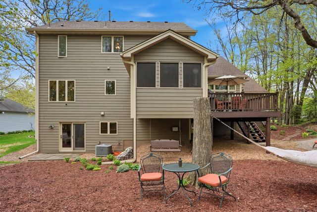 1021 Wildwood Way, Chaska, MN 55318