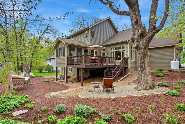 1021 Wildwood Way, Chaska, MN 55318