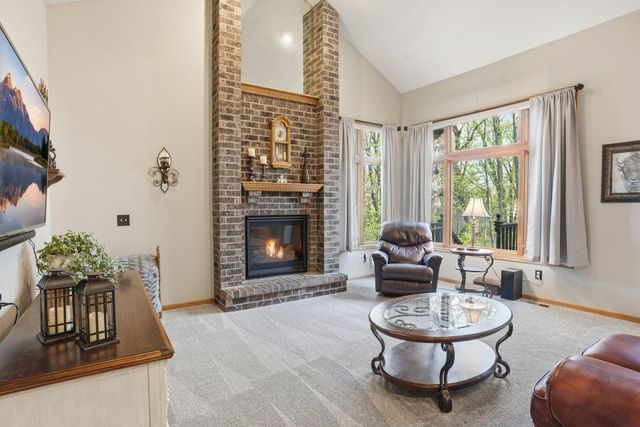 1021 Wildwood Way, Chaska, MN 55318