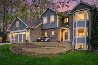 1021 Wildwood Way, Chaska, MN 55318