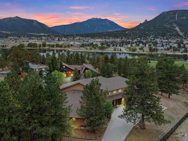 557 Grand Estates Dr, Estes Park, CO 80517