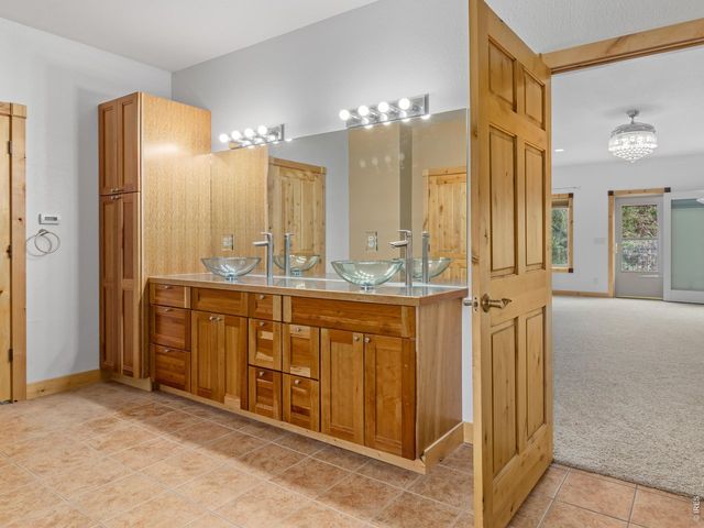 557 Grand Estates Dr, Estes Park, CO 80517