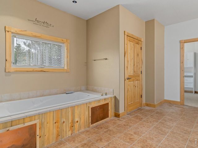 557 Grand Estates Dr, Estes Park, CO 80517