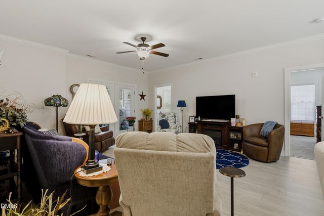 288 Gallery Drive Apt 204, Spring Lake, NC 28390