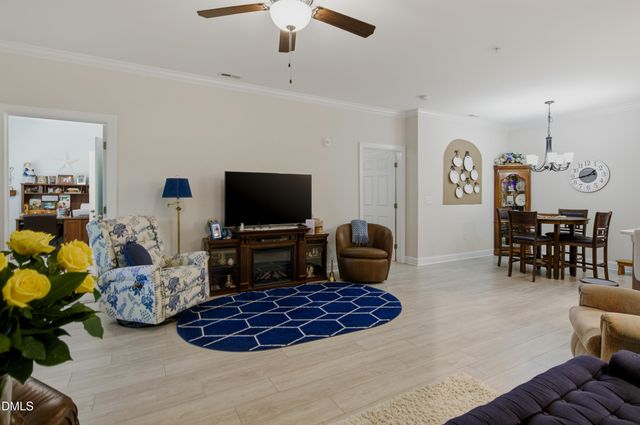 288 Gallery Drive Apt 204, Spring Lake, NC 28390
