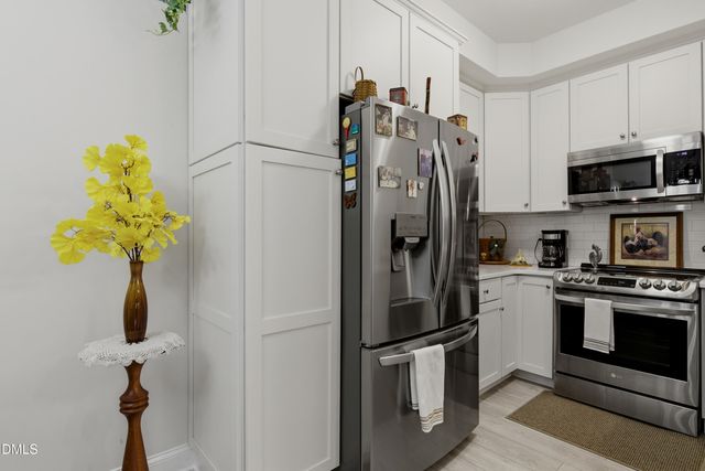 288 Gallery Drive Apt 204, Spring Lake, NC 28390