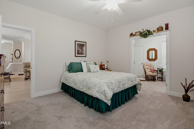 288 Gallery Drive Apt 204, Spring Lake, NC 28390