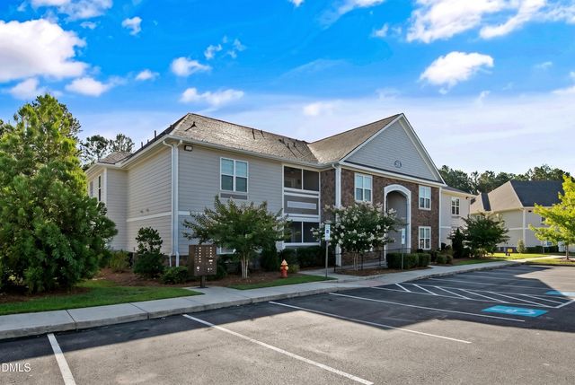 288 Gallery Drive Apt 204, Spring Lake, NC 28390