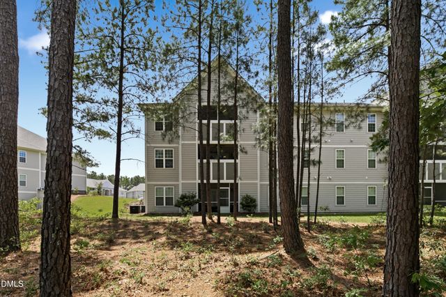 288 Gallery Drive Apt 204, Spring Lake, NC 28390