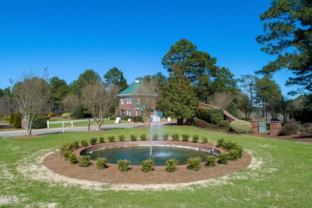 288 Gallery Drive Apt 204, Spring Lake, NC 28390