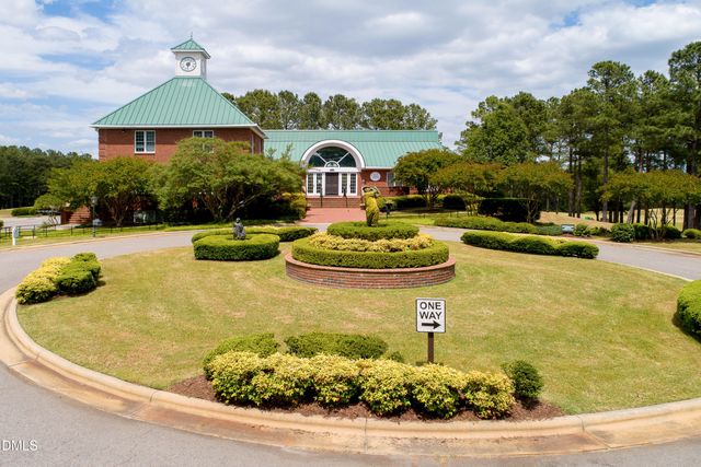 288 Gallery Drive Apt 204, Spring Lake, NC 28390