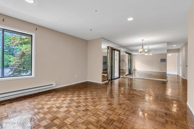 30 Meadow Green Circle F, Manalapan, NJ 07726