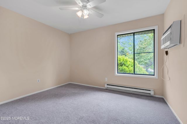 30 Meadow Green Circle F, Manalapan, NJ 07726