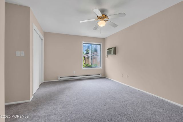 30 Meadow Green Circle F, Manalapan, NJ 07726