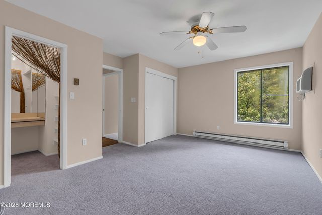 30 Meadow Green Circle F, Manalapan, NJ 07726