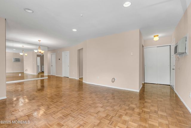 30 Meadow Green Circle F, Manalapan, NJ 07726
