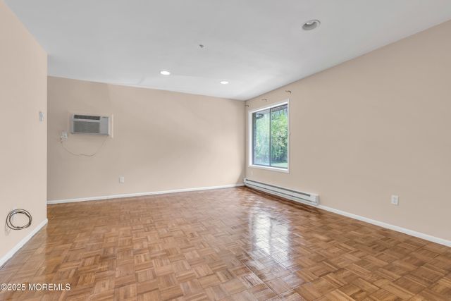 30 Meadow Green Circle F, Manalapan, NJ 07726