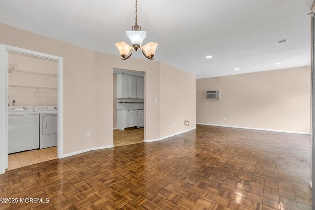 30 Meadow Green Circle F, Manalapan, NJ 07726