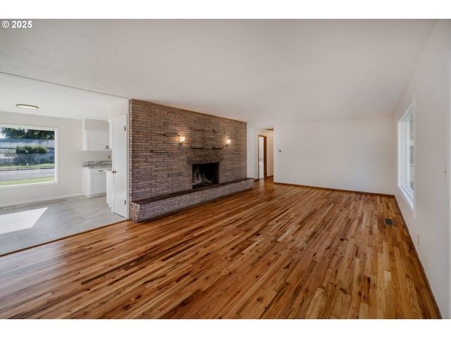 3113 HAMMEL St Ne, Salem, OR 97301