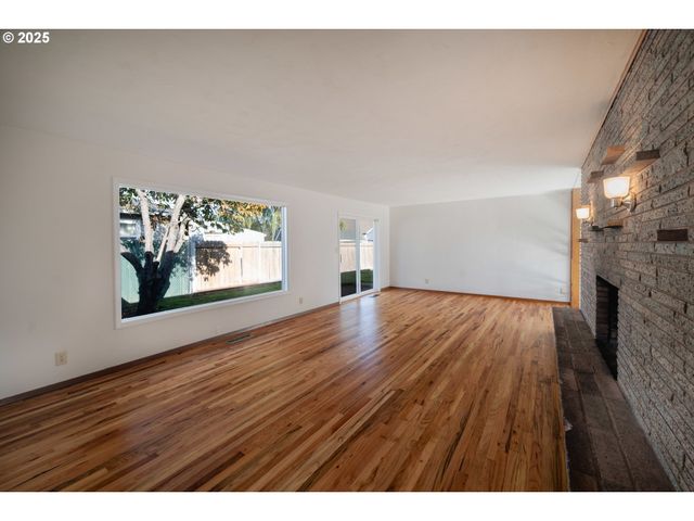 3113 HAMMEL St Ne, Salem, OR 97301