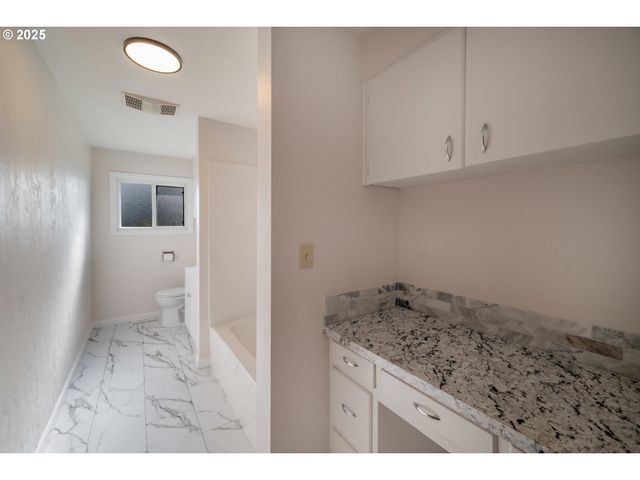 3113 HAMMEL St Ne, Salem, OR 97301