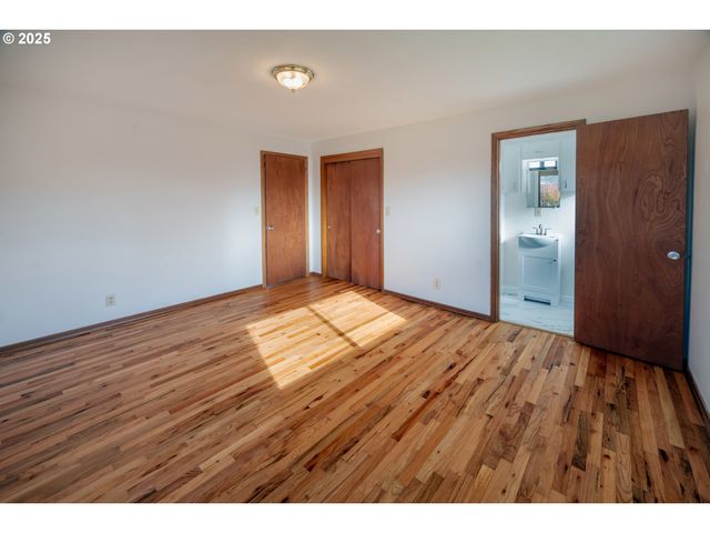 3113 HAMMEL St Ne, Salem, OR 97301