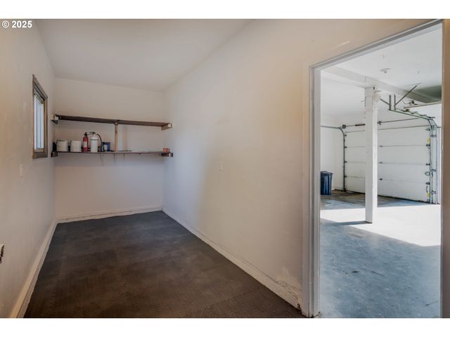 3113 HAMMEL St Ne, Salem, OR 97301