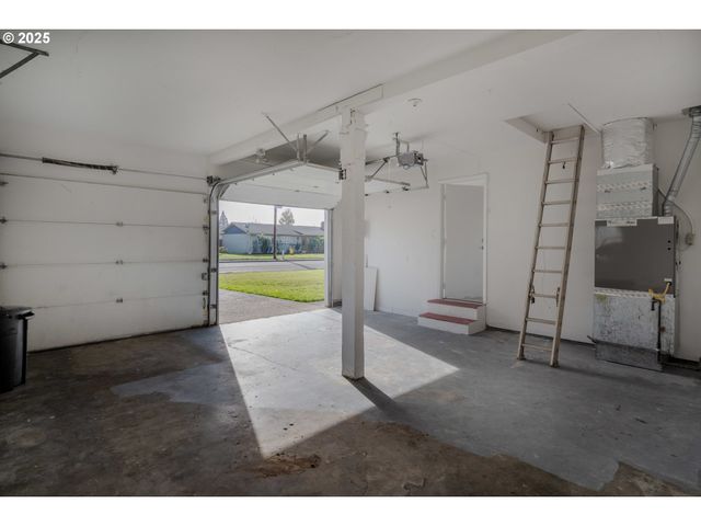 3113 HAMMEL St Ne, Salem, OR 97301