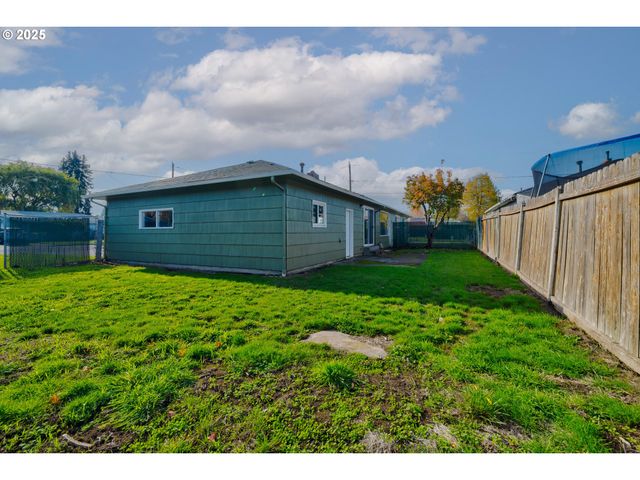 3113 HAMMEL St Ne, Salem, OR 97301