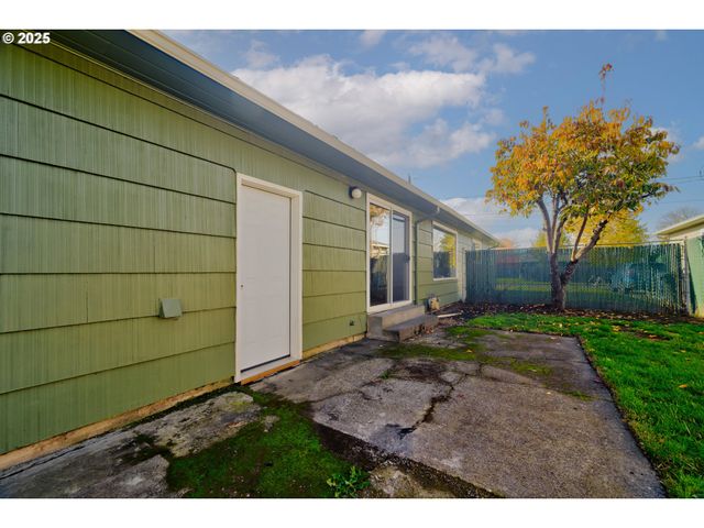 3113 HAMMEL St Ne, Salem, OR 97301