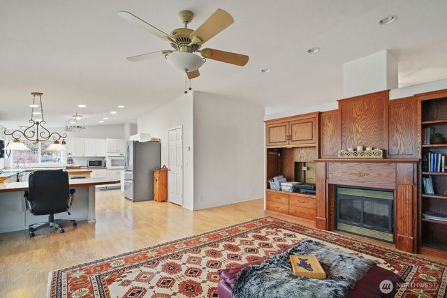 349 Imboden Road, Castle Rock, WA 98611